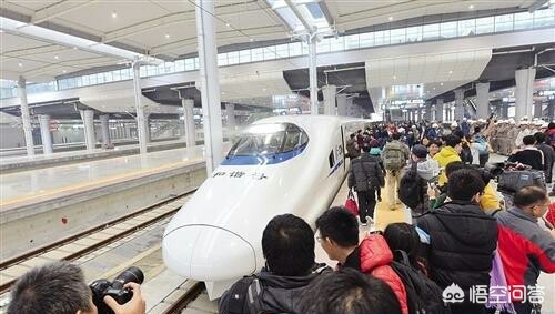 8岁娃掉入站台缝隙,如何看待广东深圳一幼童掉入高铁与站台之间的缝隙? 8岁娃掉入站台缝隙,如何看待广东深圳一幼童掉入高铁与站台之间的缝隙?