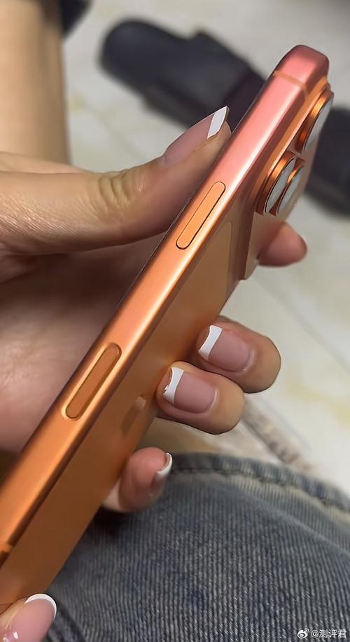 曝iPhone17掉色,为83%棉17%聚酯纤维的面料会掉色?