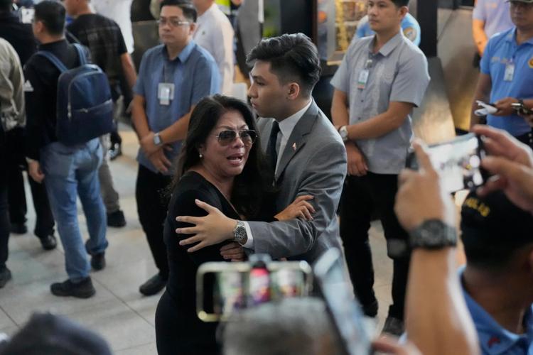 菲律宾超大规模游行,为何菲律宾会有上千女性示威游行抗议总统杜特尔特?