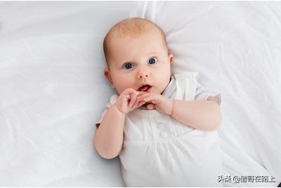 一婴儿一出生就15岁,14年出生的周岁多少？