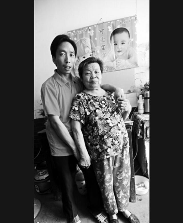 老太被骗30万后离婚,我30岁老太太80岁要嫁给我我们可以结婚吗? 老太被骗30万后离婚,我30岁老太太80岁要嫁给我我们可以结婚吗?