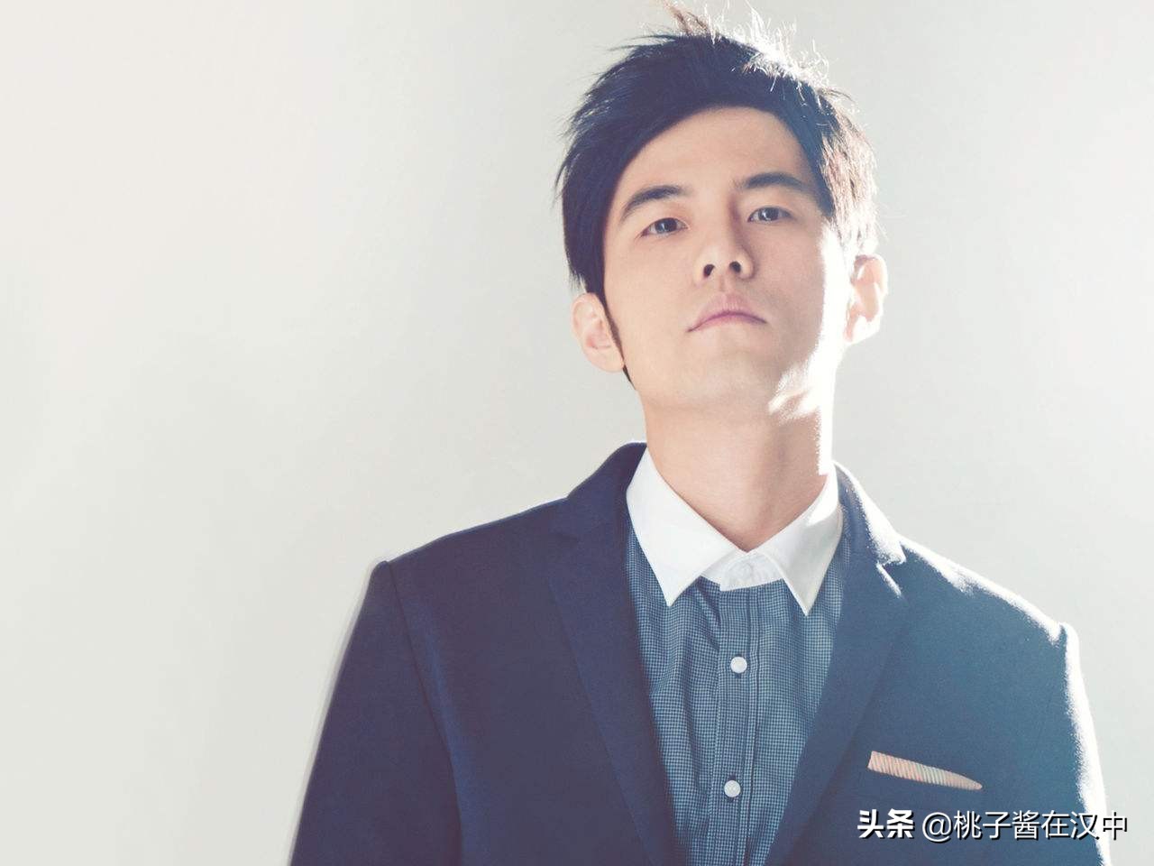 曾轶可曾大闹机场,要不是大闹北京机场，知道曾轶可的有多少人？大家心目中真正的歌星是谁？