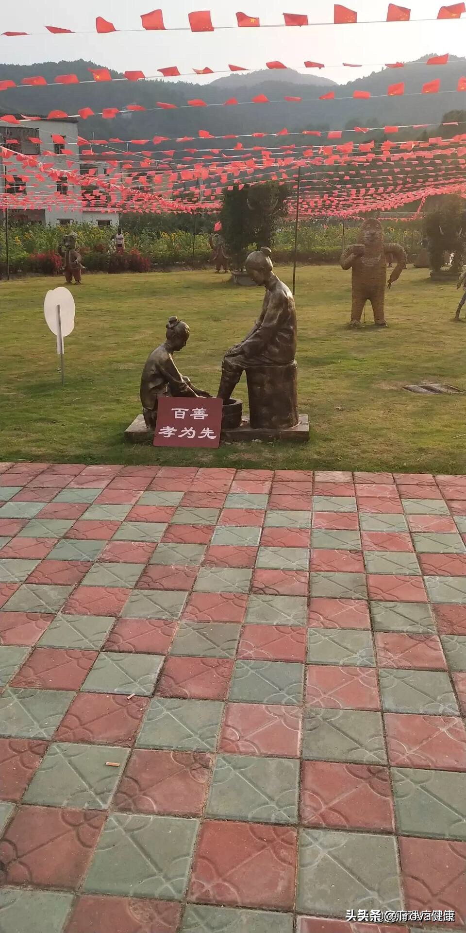 四川现迷你恐龙足迹,四川现迷你恐龙足迹图片