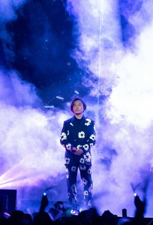 郑伊健日演唱会取消,评价一下郑伊健的唱功如何?