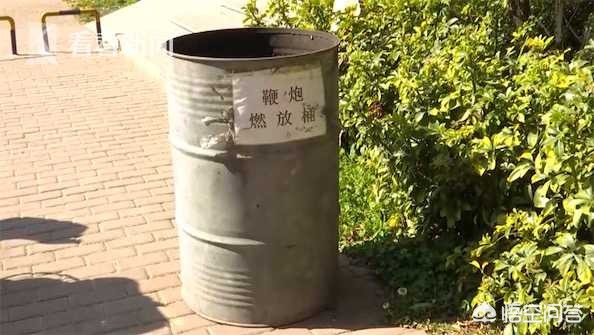 市民在火灾现场放花,昆明某市民在小区楼道内烧纸钱引发火灾导致电梯短路，你怎么看？