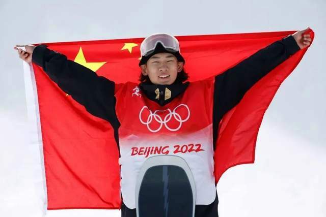 苏翊鸣世界杯夺冠,苏翊鸣和谷爱凌接连夺冠,是否可以认为是祖国强大的一个缩影呢?