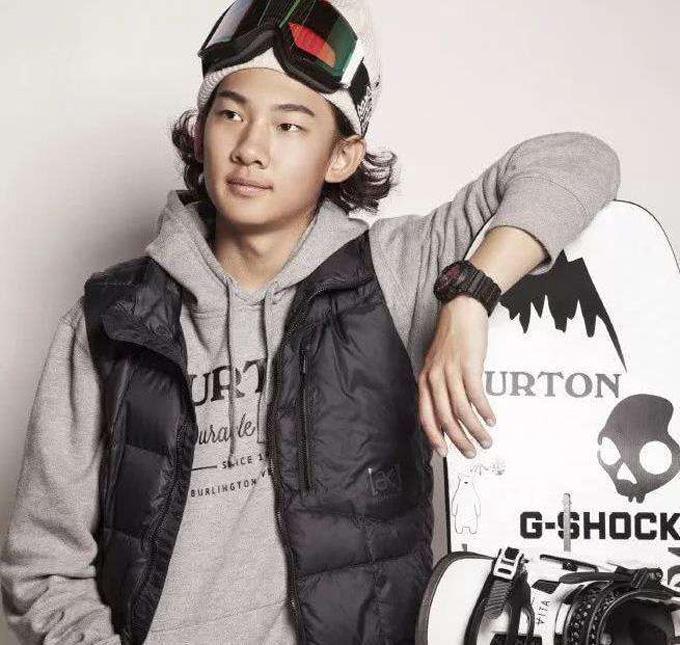 苏翊鸣世界杯夺冠,为什么苏翊鸣前两轮保证冠军了，最后一跳不挑战难一点的？