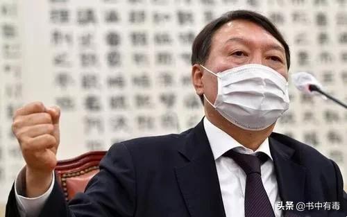韩总统尹锡悦被起诉,韩国新总统居然叫尹锡悦，“青瓦台魔咒”的阴影下，他高兴个啥？