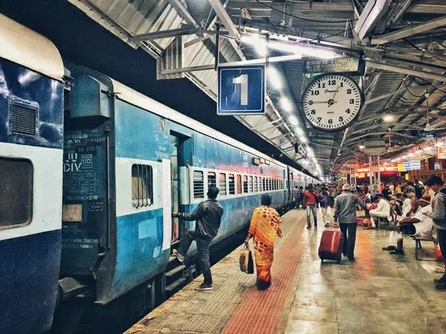 普京访问印度,“我支持普京！”冲上热榜，不顾美国施压，印度怎么这么“敢”？