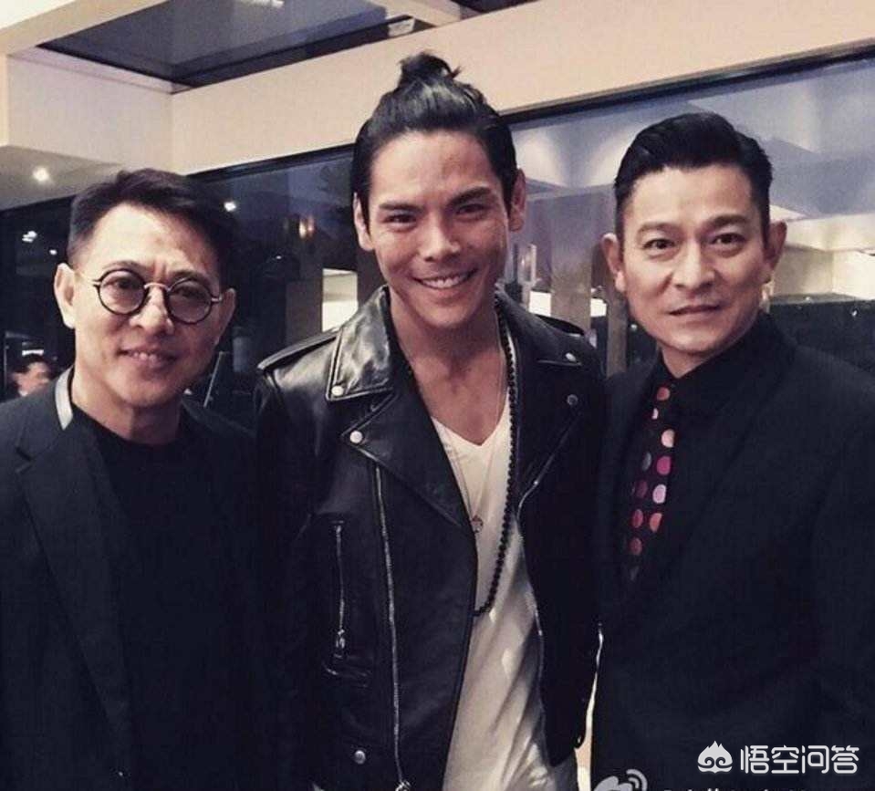 向华强捧向佐亏几亿,向华强儿子向佐被打是怎么回事?谁打的？