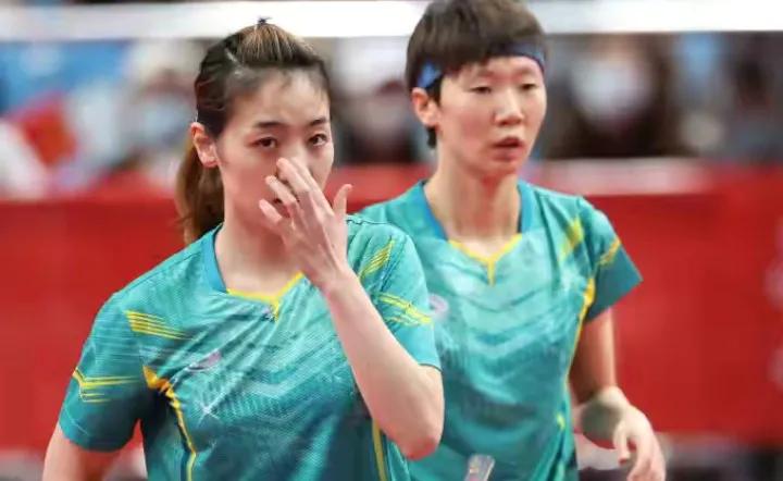 国乒11战全胜夺冠,14个世界冠军，11年国乒生涯，樊振东赚到了多少薪水？