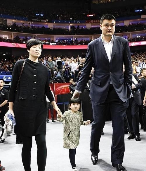 姚明女儿身高近2米,姚明女儿出生时的身高是多少?