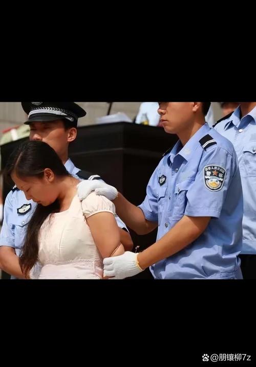 记者夫妇家中遭枪击,记者夫妇家中遭枪击视频