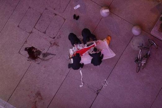 从18楼跳下后生还,18层顶楼上跃怎么样?