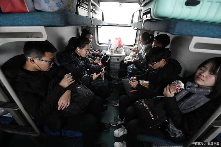 坐卧铺被上铺穿错鞋,买的硬卧上铺票能改签成硬卧下铺吗?