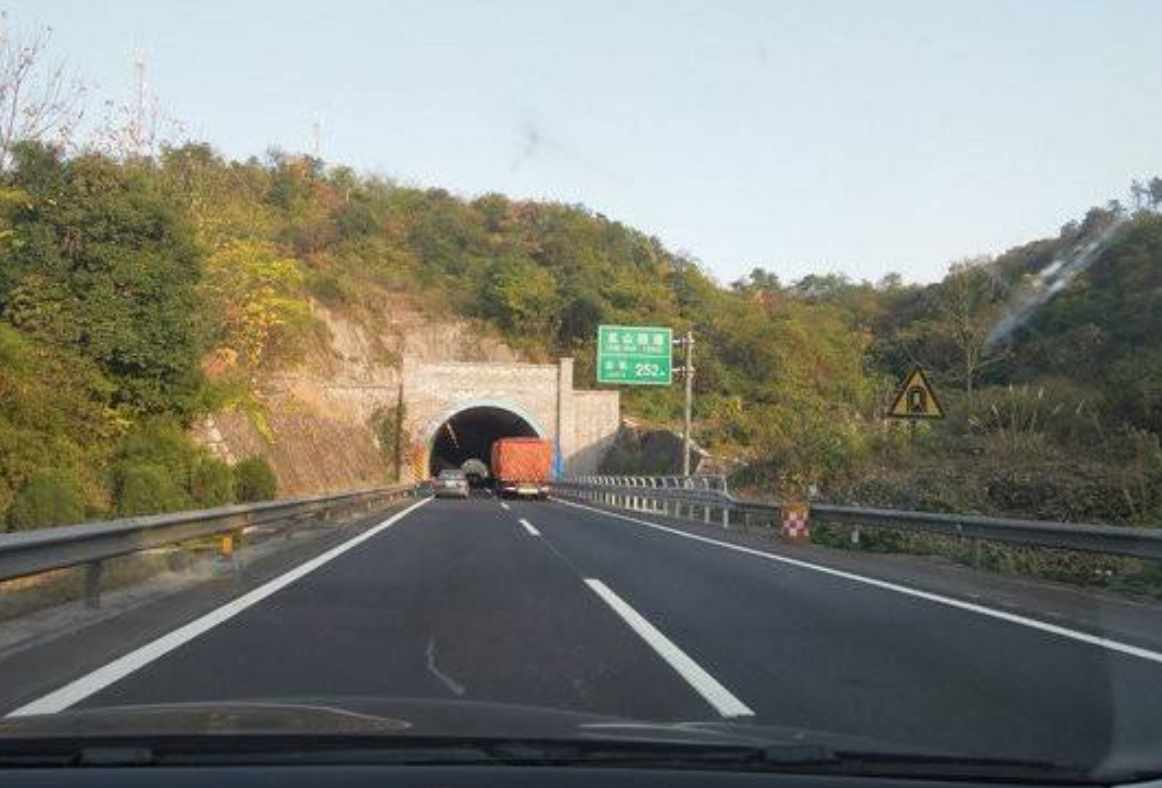最长高速隧道通车,中国最长公路隧道？