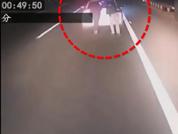 2人推车被撞身亡,森林之子2推车怎么做?