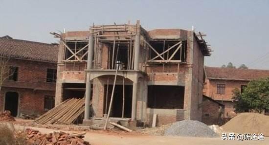 别墅遭侵占养鸡鸭,农村自建别墅建地下室好吗?有无地下室的成本差多少？