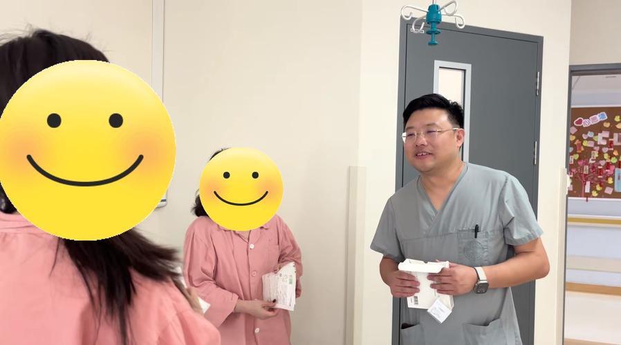 英国博主来北京看病,在英国70岁老人看病会快些吗?