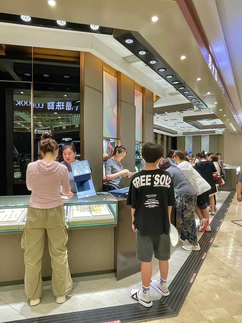 香港金店迎排队潮,香港金店四大品牌区别?