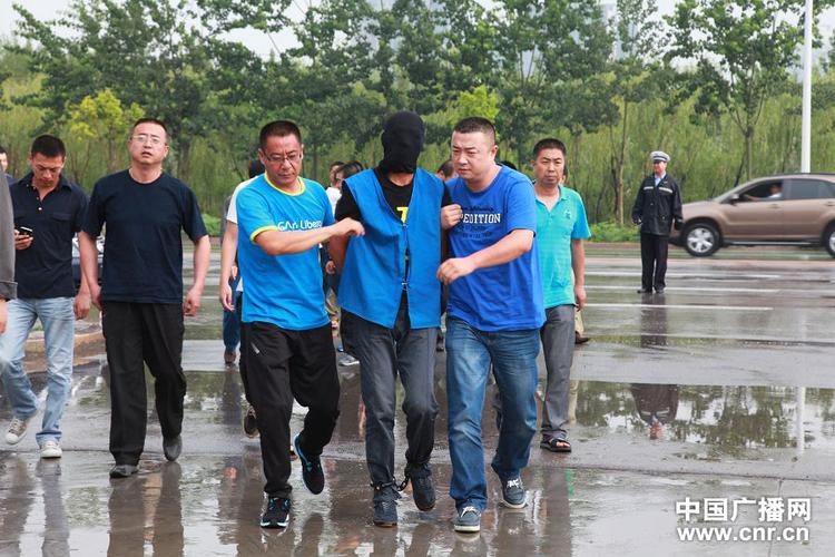 银川发生持刀伤人案,贺兰雪扮演者?